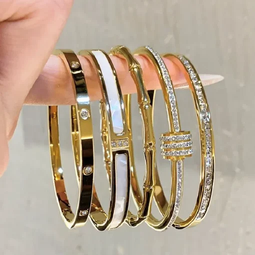 1 Pulseira de Bracelete Banhada a Ouro com Zircônia Embutida de Aço Inoxidável Titânio Simples e Clássico