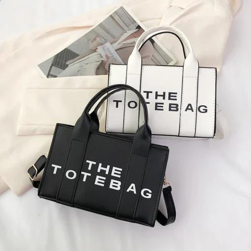 Bolsa Tote feminina com letras contrastantes