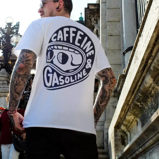 Camiseta de algodão estampada com cafeína e gasolina