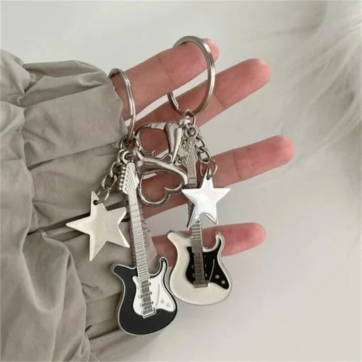 Chaveiro masculino e feminino com guitarra, amor, coração, estrela