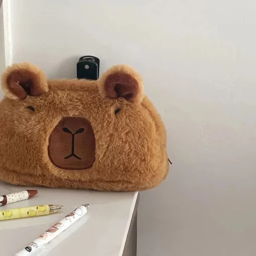 Porta-Lápis de pelúcia estilo Capivara